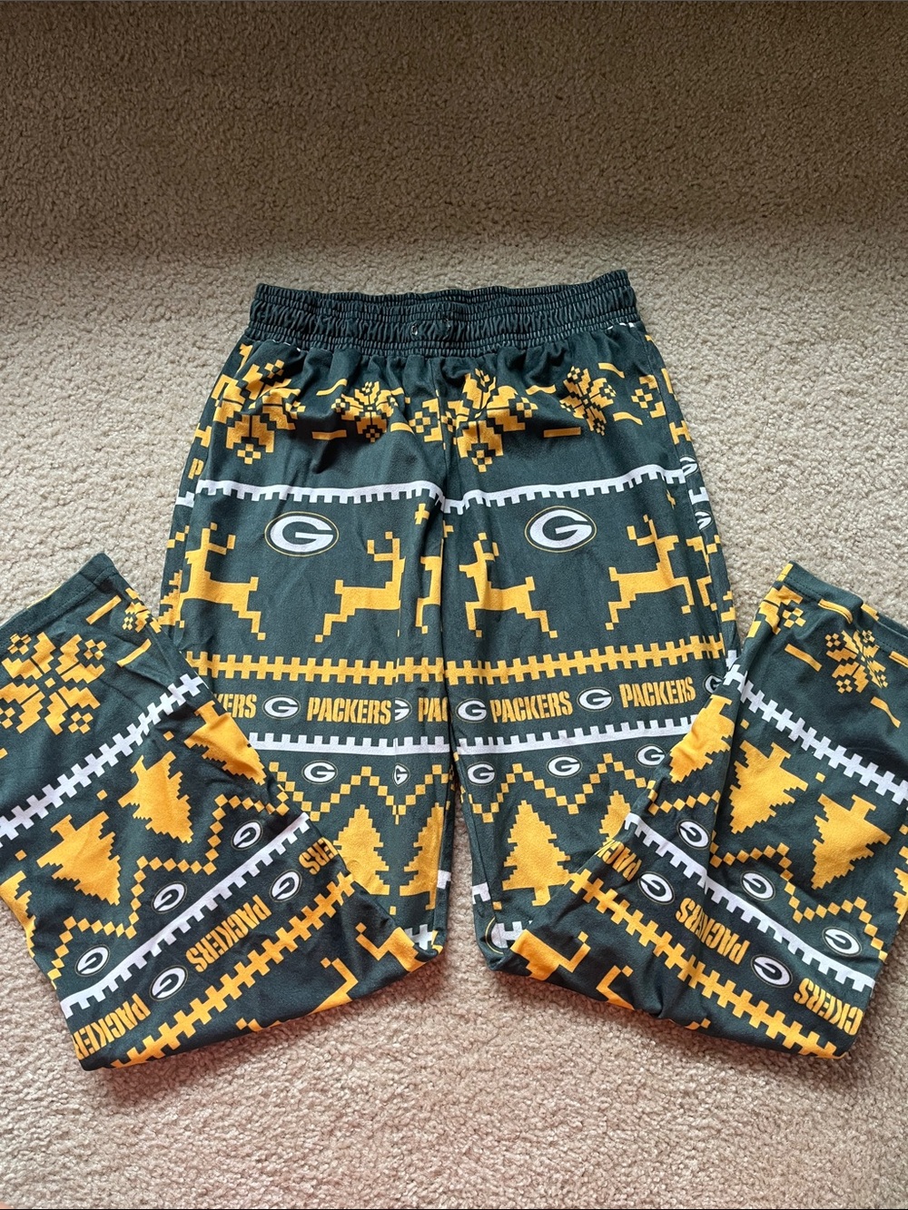 Green Bay Packers Holiday Pajama Set - Picture 5 of 8